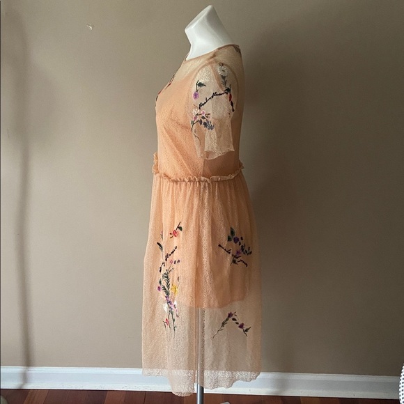 TOPSHOP Women’s Embroidered Mesh Floral Peach Short Sleeve Midi Dress Size 4 - Picture 10 of 17